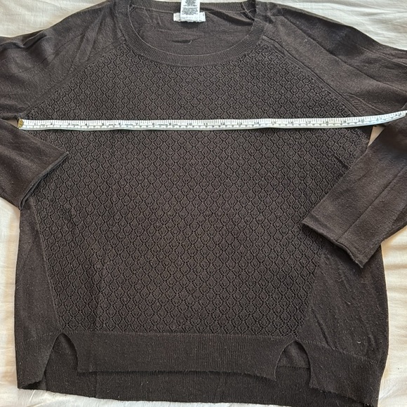 H. ONE wool/nylon/poly blend brown sweater, size M. Pretty, delicate pattern. - Picture 7 of 10
